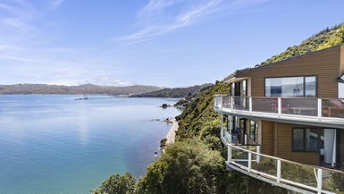 55 Ferry Road, Days Bay, Lower Hutt - Carousel 1