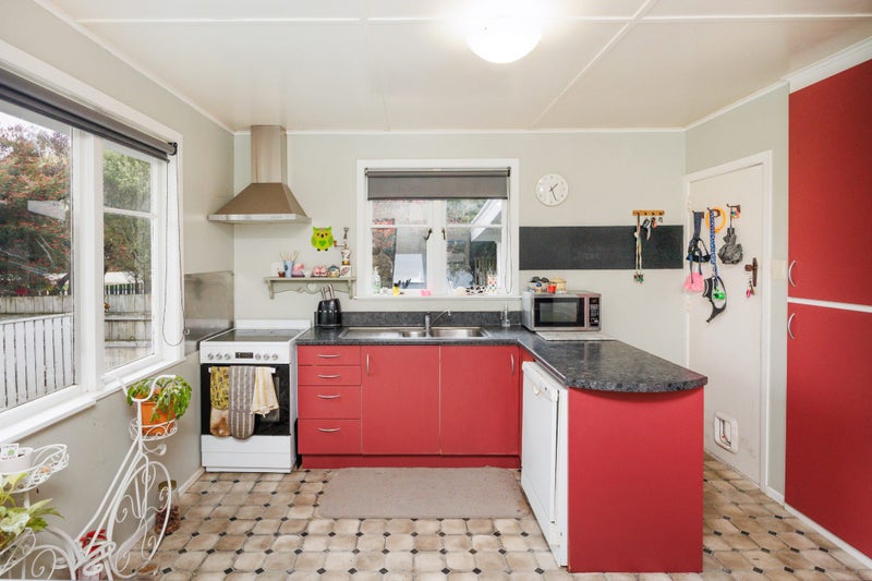 19 Epsom Road, Hokowhitu, Palmerston North - Carousel 2