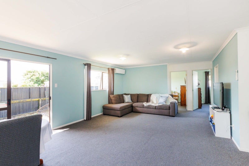 18A Montrose Place, Takaro, Palmerston North - Carousel 2