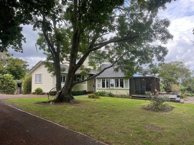 336 Point View Drive, Shamrock Park, Auckland - Carousel 2