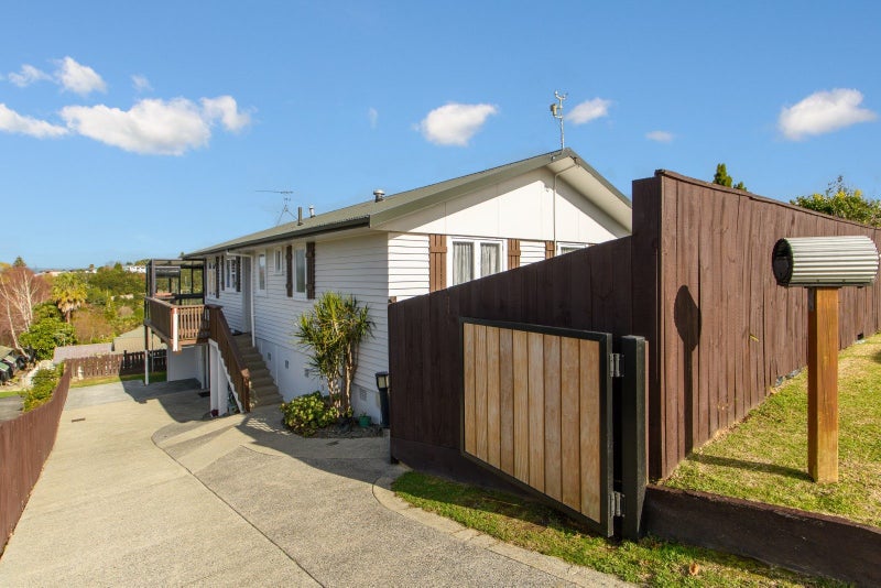 27 Bell Street, Judea, Tauranga - Carousel 1