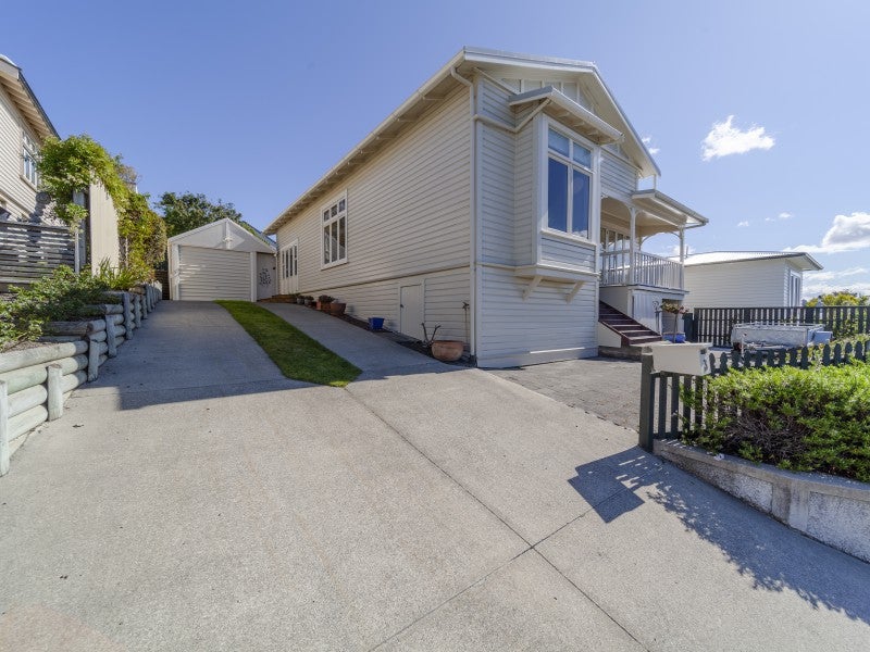 3 Kavanagh Road, Hospital Hill, Napier - Carousel 24