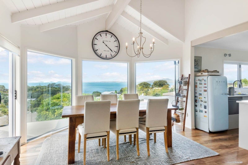 2/1 Eastcliffe Road, Castor Bay, Auckland - Carousel 1