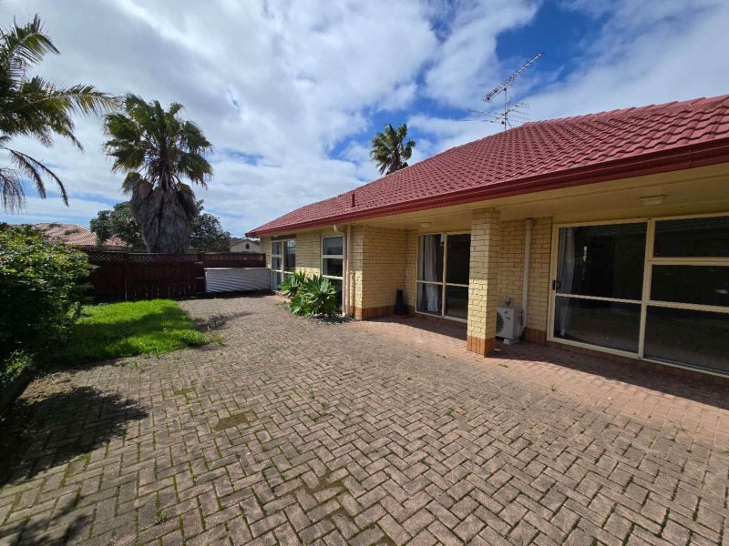 116 Burswood Drive, Burswood, Auckland - Carousel 2