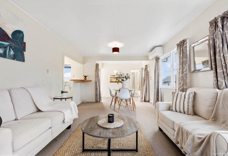 1/896 East Coast Road, Northcross, Auckland - Carousel 2