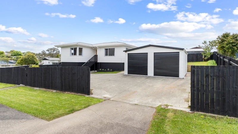 2 Styca Place, Sunnyvale, Auckland - Carousel 1