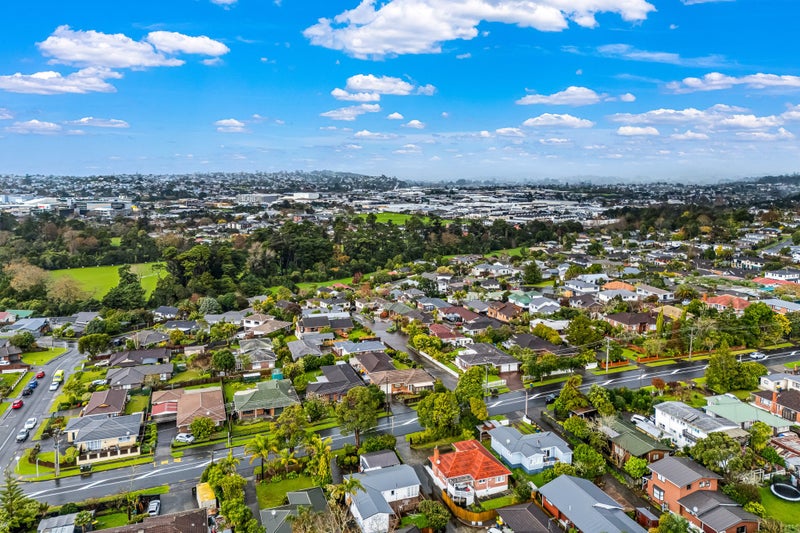 1/39 Sturges Road, Henderson, Auckland - Carousel 23