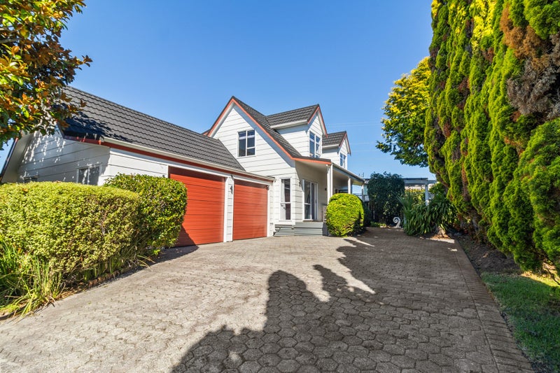38 Barnhill Crescent, Pahurehure, Papakura - Carousel 1
