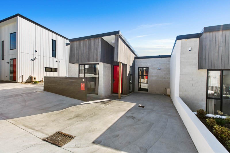 18 Tihema Lane, Westgate, Auckland - Carousel 1