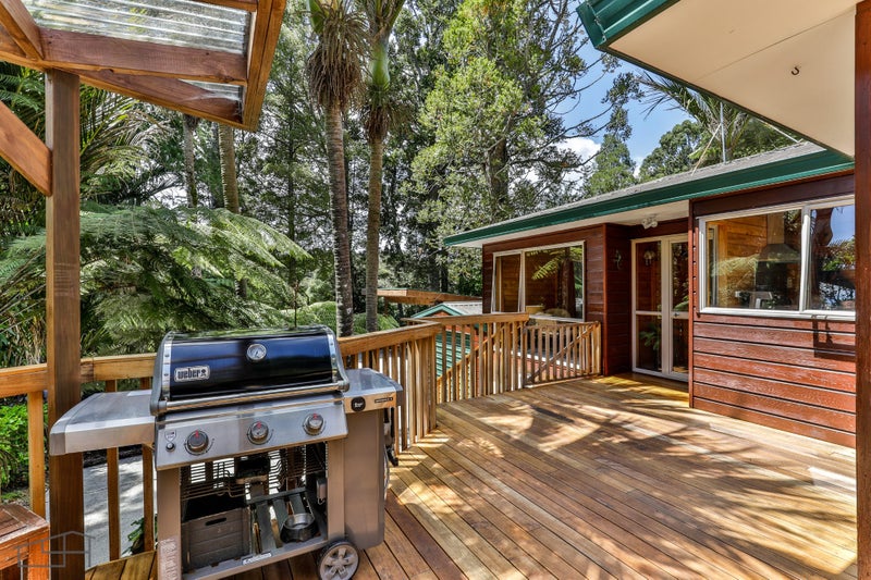 29 Sylvan Valley Avenue, Titirangi, Auckland - Carousel 2