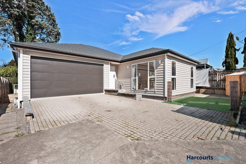 25A Larnoch Road, Henderson, Auckland - Carousel 1