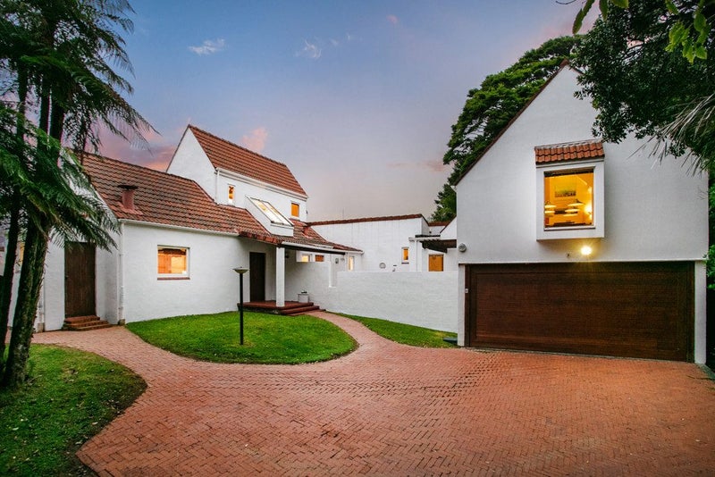 531 Scenic Drive, Waiatarua, Auckland - Carousel 1