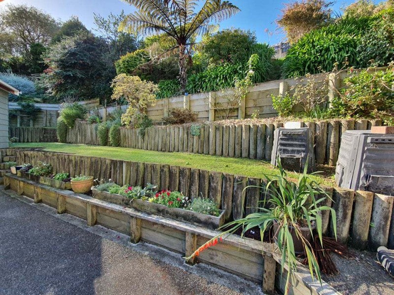 8 Naver Place, Papakowhai, Porirua - Carousel 1