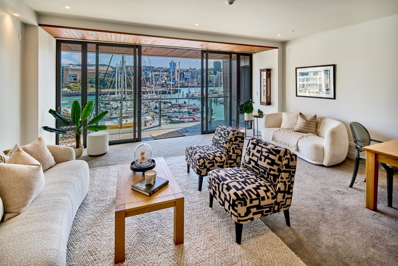 2B/5 Clyde Quay Wharf, Te Aro, Wellington - Carousel 2