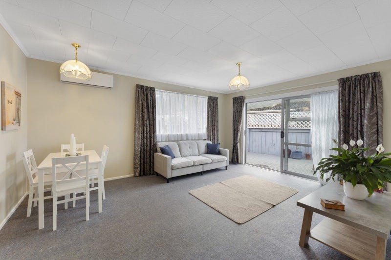 2/31 Omaha Grove, Totara Park, Upper Hutt - Carousel 1