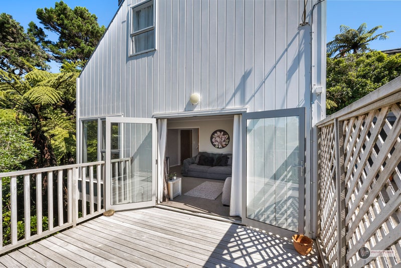 2/137 Park RD, Belmont, Lower Hutt - Carousel 1