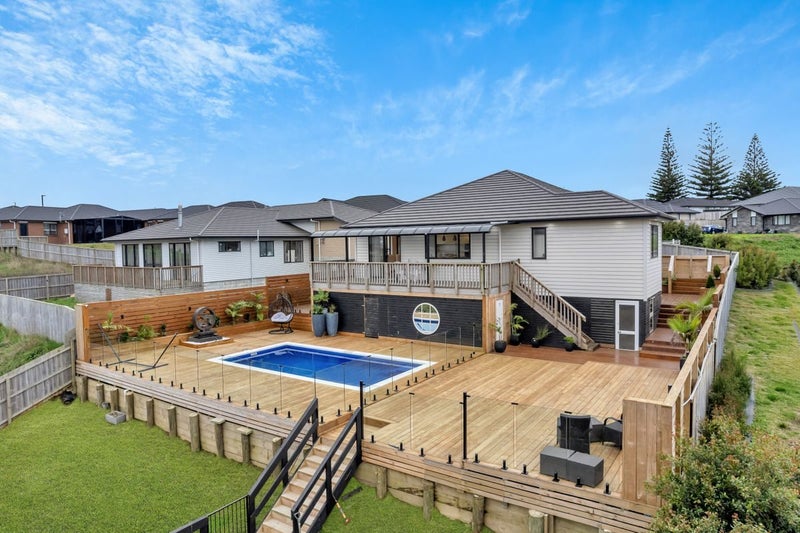 13 Peacock Place, Pokeno - Carousel 2