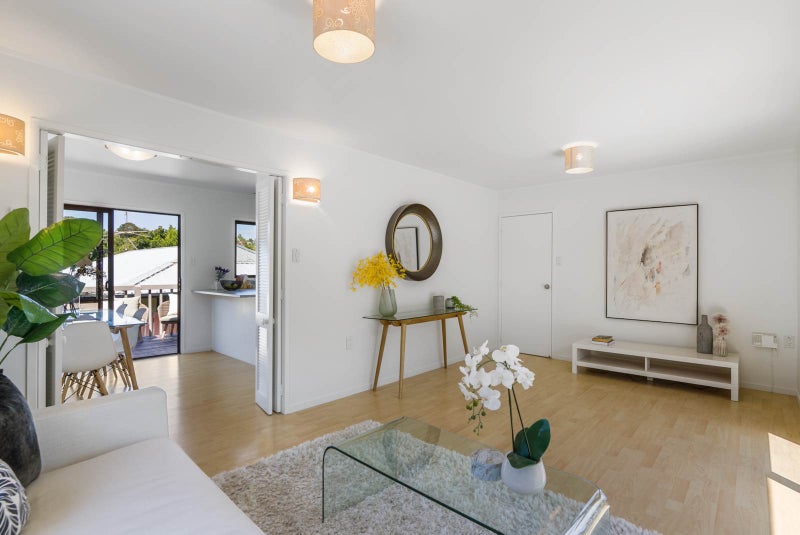 6 Everglade Drive, Goodwood Heights, Auckland - Carousel 2