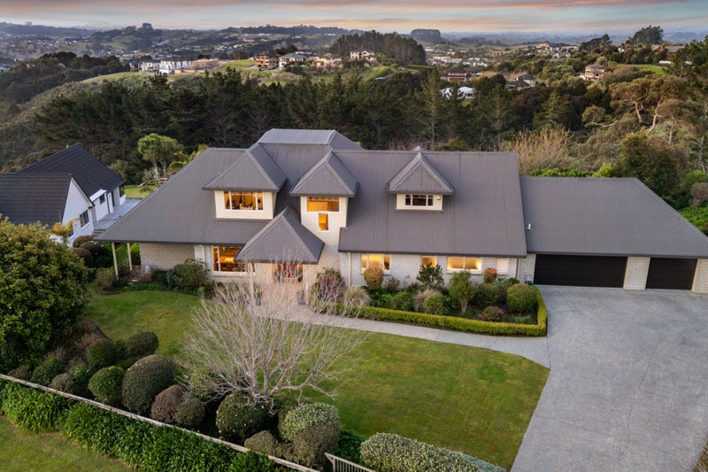592 Redoubt Road, Flat Bush, Auckland - Carousel 2