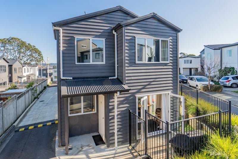 10 Whakawhiti Loop, Avondale, Auckland - Carousel 1