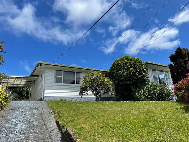 43 Lynda Avenue, Paparangi, Wellington - Carousel 2