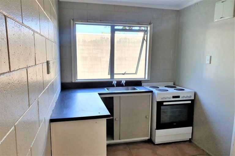 2/9 Totara Street, Trentham, Upper Hutt - Carousel 2