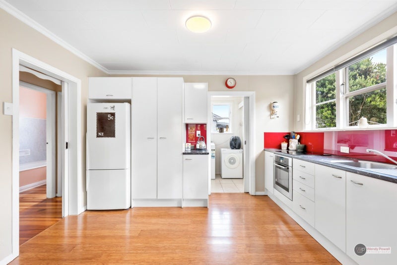 31 Lockwood Crescent, Taita, Lower Hutt - Carousel 2