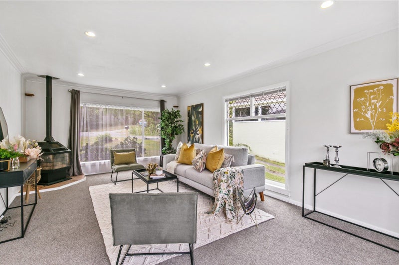 18B South St, Tawa, Wellington - Carousel 2