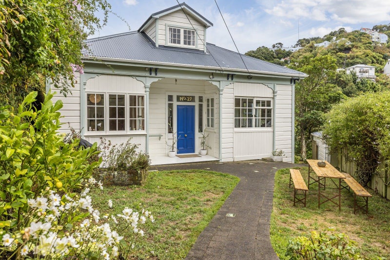 27 Boundary Road, Kelburn, Wellington - Carousel 1