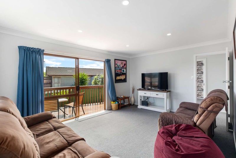 21 Kelman Road, Kelston, Auckland - Carousel 2