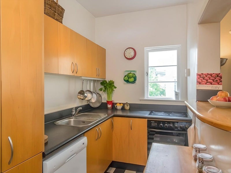 11/84A Boulcott ST, Wellington Central, Wellington - Carousel 2