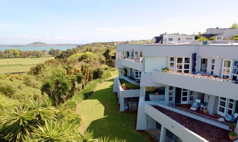 8/18 Takitimu Street, Orakei, Auckland - Carousel 40