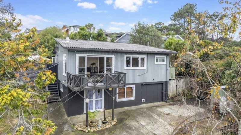 85 Rangeview Road, Sunnyvale, Auckland - Carousel 1