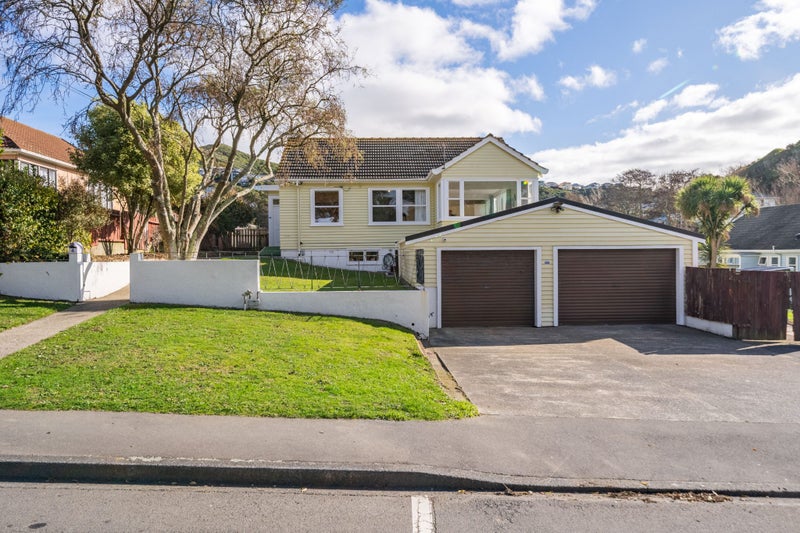 4 Bannister Avenue, Johnsonville, Wellington - Carousel 1