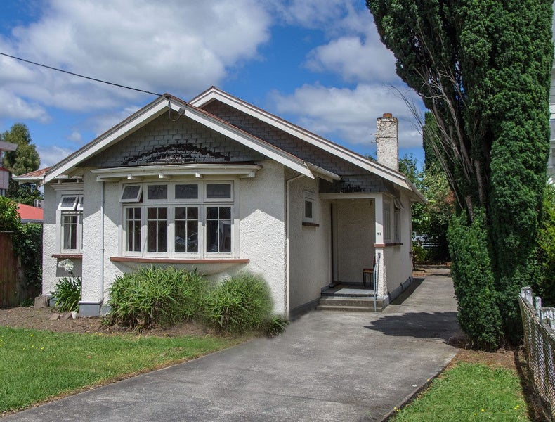 53 Lincoln Road, Masterton - Carousel 21