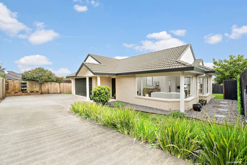 5 Isaac Place, East Tamaki Heights, Auckland - Carousel 1
