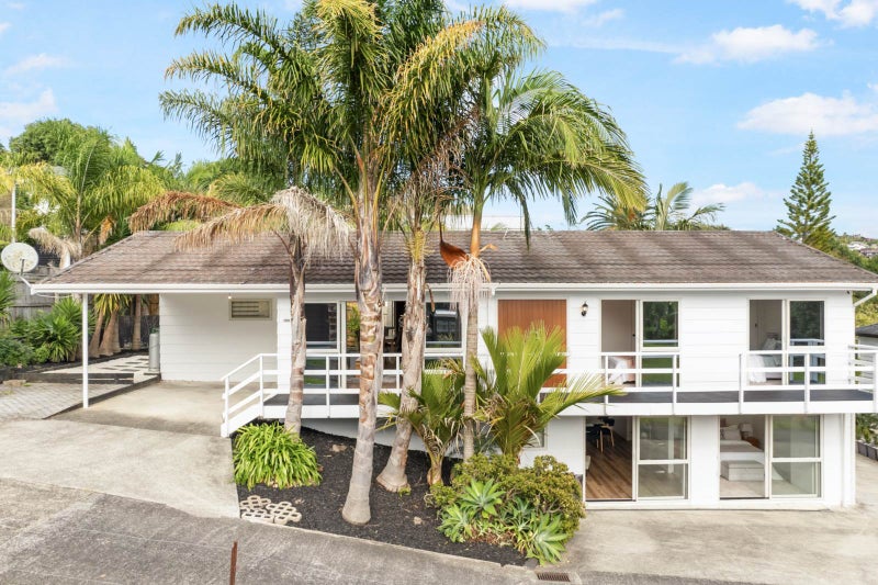 666 Beach Road, Browns Bay, Auckland - Carousel 1