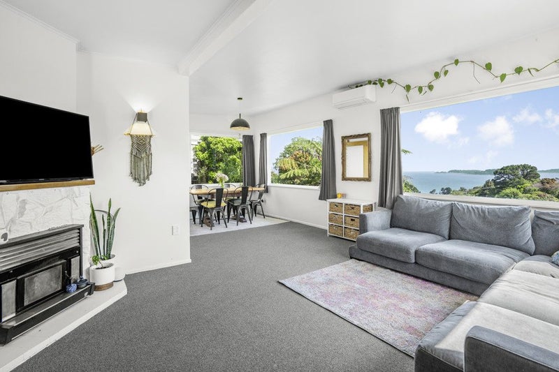 36 Akatea Road, Korokoro, Lower Hutt - Carousel 1