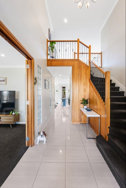 28 Cherrywood Crescent, Northpark, Auckland - Carousel 2