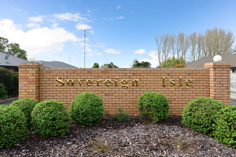 14 Sovereign Isle Lane, Rototuna, Hamilton - Carousel 2