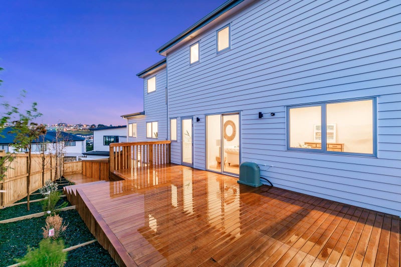 20 Rathmullen Place, Pinehill, Auckland - Carousel 1