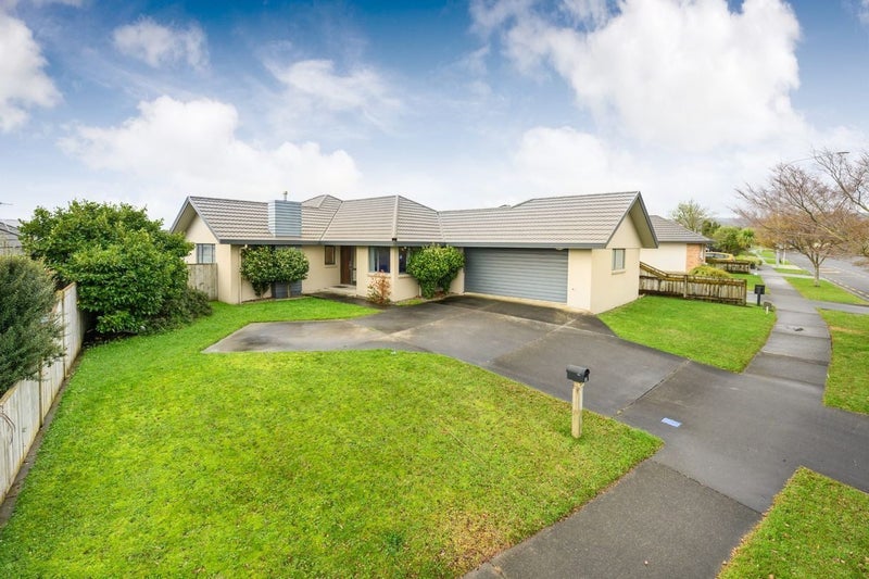 161 Pacific Drive, Fitzherbert, Palmerston North - Carousel 1