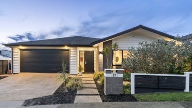 17 Reserva Crescent, Kumeu - Carousel 1