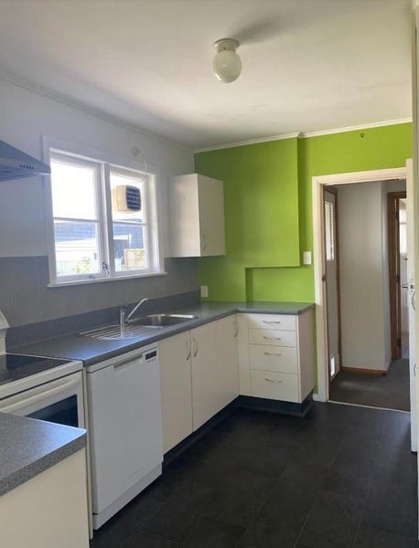 32 Aberdeen Avenue, Takaro, Palmerston North - Carousel 2