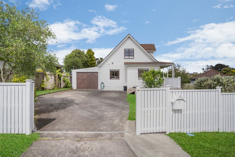 1 Andros Place, Unsworth Heights, Auckland - Carousel 1