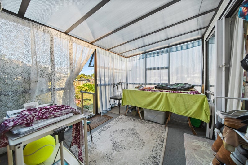 9 Blackgate Place, Weymouth, Auckland - Carousel 2