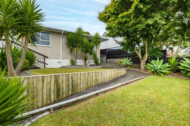 7 Te Ngaere Place, Merrilands, New Plymouth - Carousel 2