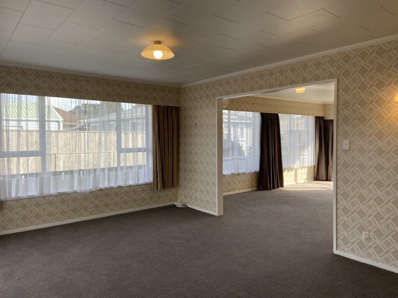 16 Huatoki Street, Vogeltown, New Plymouth - Carousel 2