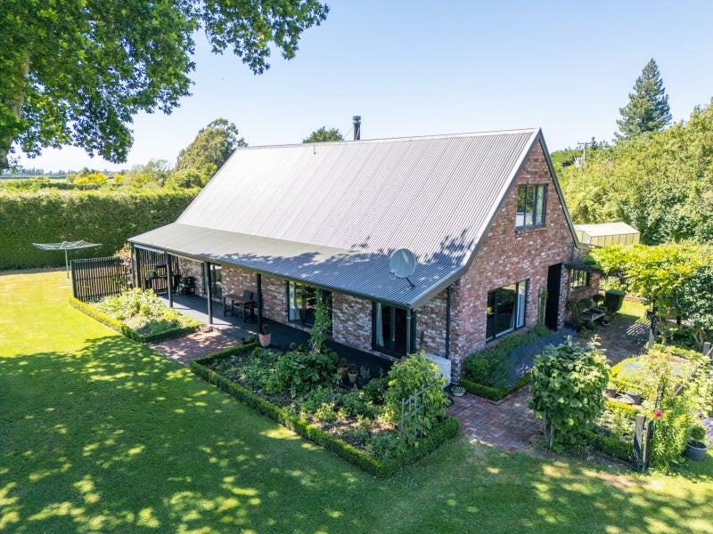 1644 North Eyre Road, Rangiora - Carousel 1