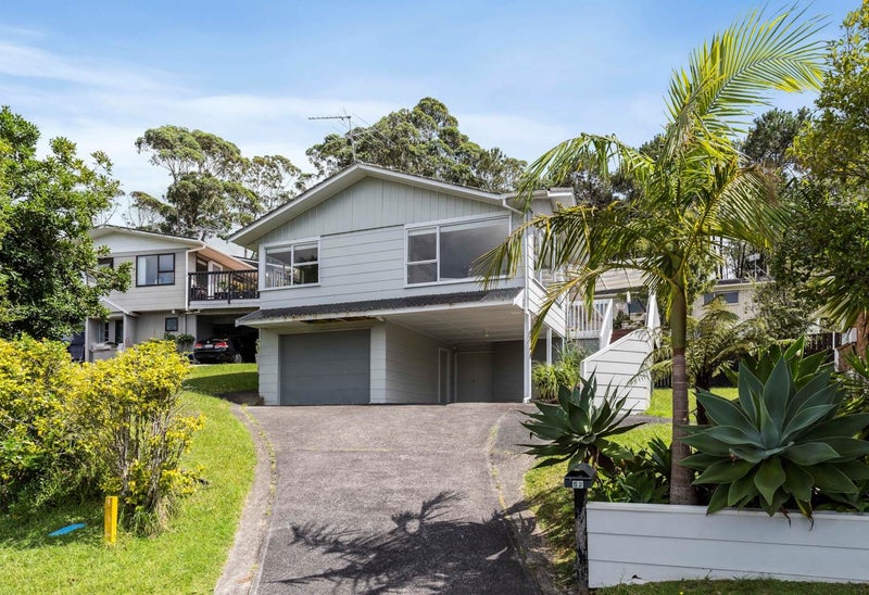 52 Ravenwood Drive, Forrest Hill, Auckland - Carousel 1